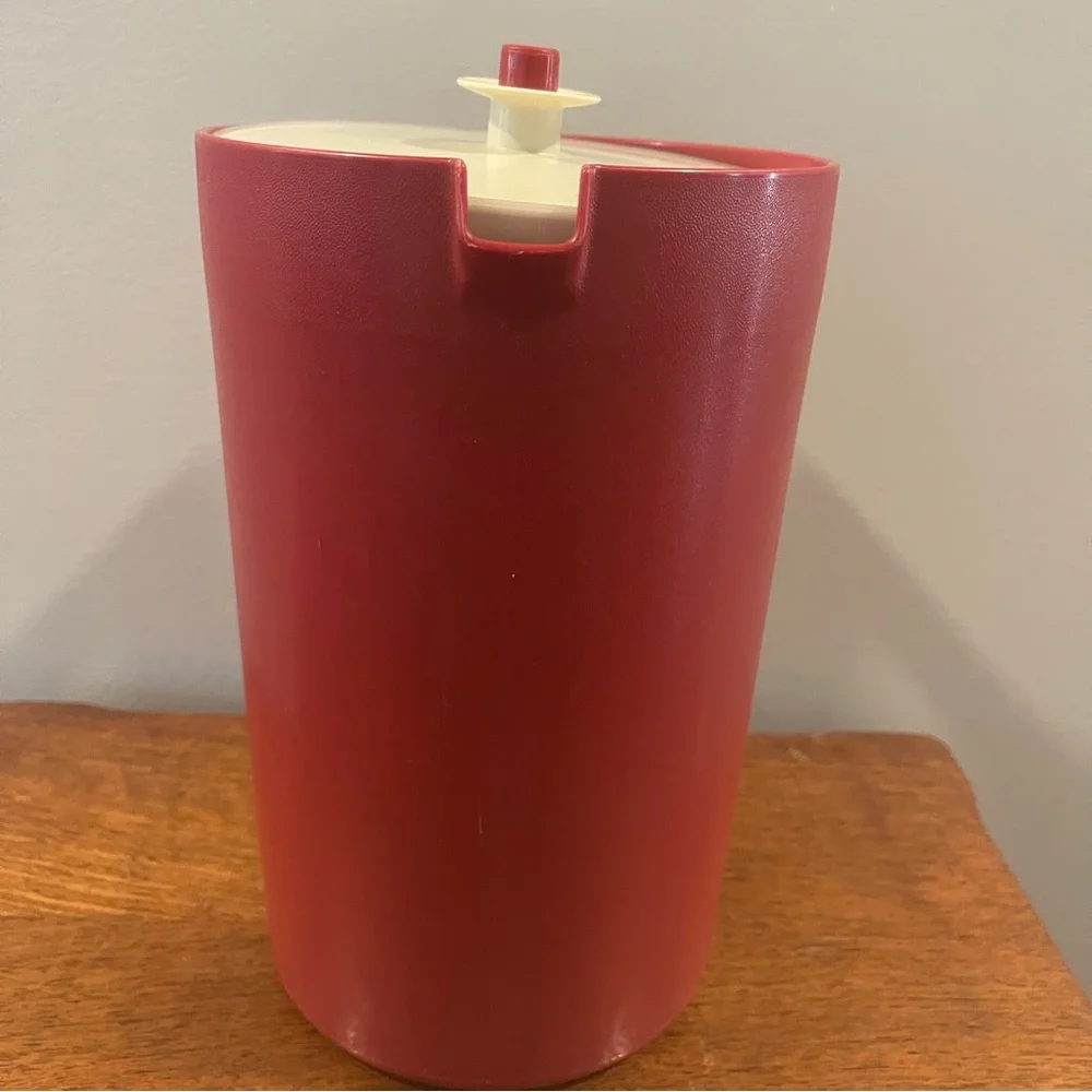 Tupperware Gallon Pitcher With Lid - Picture 3 of 10
